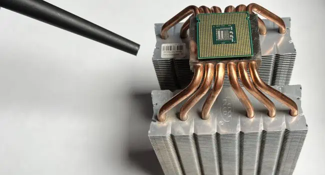 Fix: CPU Stuck to Cooler 11 use-dryer-or-heat-gun-to-heat-the-heatsink