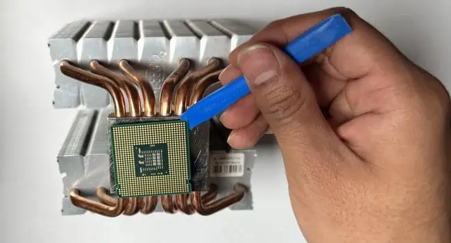 Fix: CPU Stuck to Cooler 9 using-spudger-remove-stuck-cpu