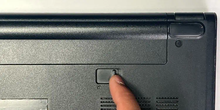 ASUS Keyboard Light When Not Working? Try These 10 Fixes 11 laptop-battery-with-one-switch