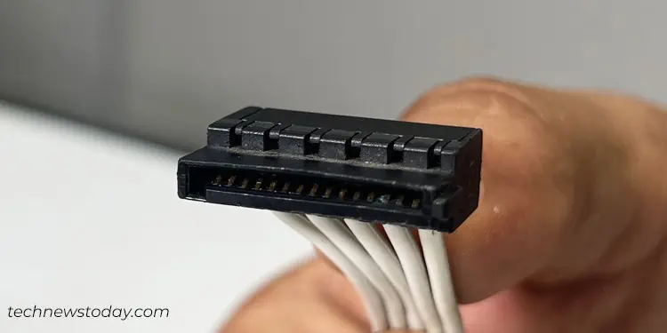 Understanding Power Supply Connectors: All Types Explained 17 15-pin-of-sata