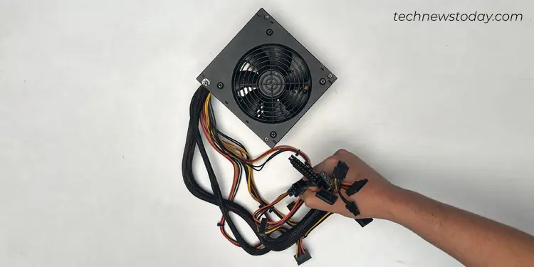 bunch-of-cables-in-non-modular-psu-1