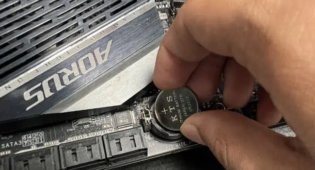 reinsert-cmos-battery-aorus-gigabyte