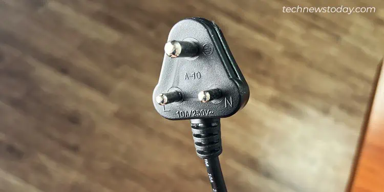 power-connector-with-three-prongs