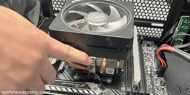 How to Clean CPU Cooler 4 press-retention-clip