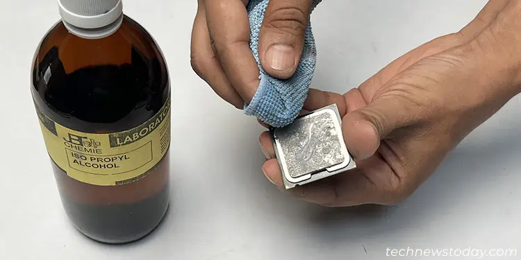 Understanding and Fixing Dry Thermal Paste 2 clean-dry-thermal-paste-isopropyl-alcohol