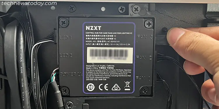connect-fan-cable-to-fan-controller