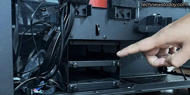 drive-bays-in-pc-case