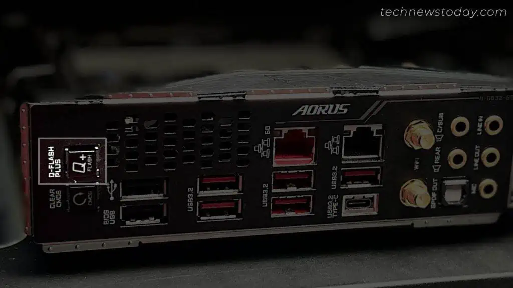 What is BIOS Flashback and How to Use It? 3 qflash-plus-in-gigabyte-1024x576