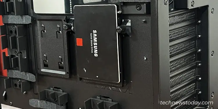 ssd-mounting-bracket-in-pc-case