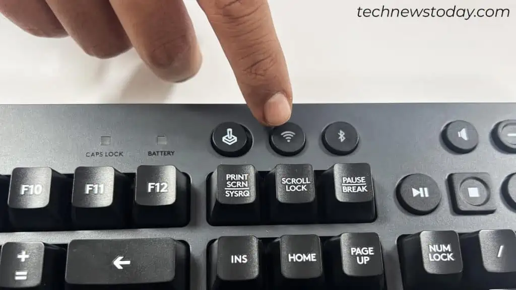 RF-button-in-wireless-keyboard-1024x576