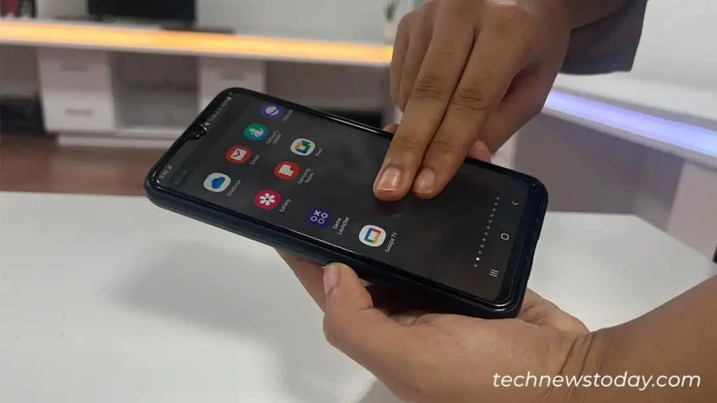 Swipe-with-two-fingers-1024x576