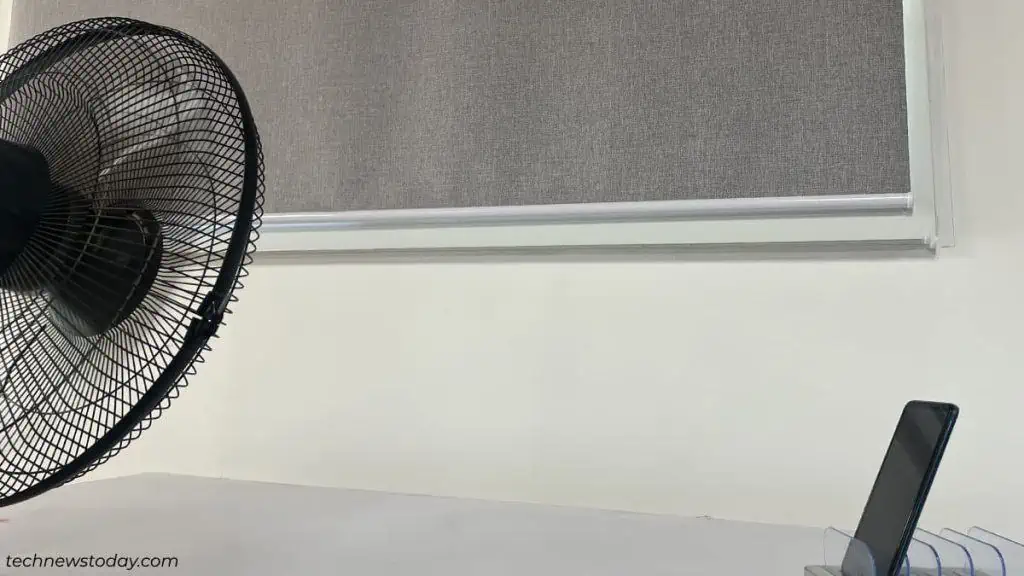 How to Get Water Out of Phone Speaker 5 air-dry-the-phone-1-1024x576