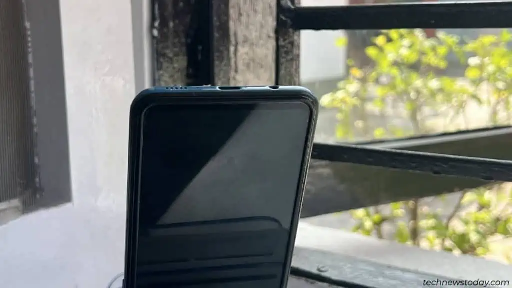 How to Get Water Out of Phone Speaker 4 airdry-phone-to-get-water-out-of-phone-speaker-3-1024x576