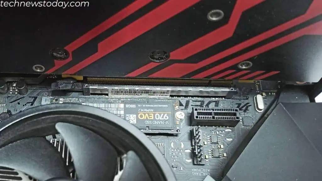 How to Connect GPU to the Motherboard in 6 Steps 14 align-gpu-to-pcie-slot-from-the-back-1024x576