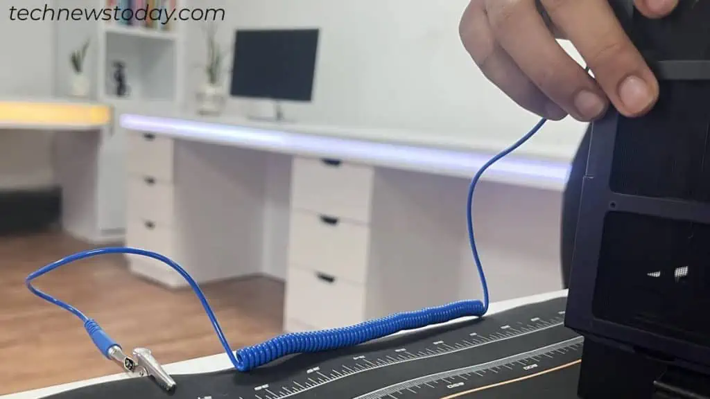 anti-static-wrist-band-attached-to-anti-static-mat-1024x576