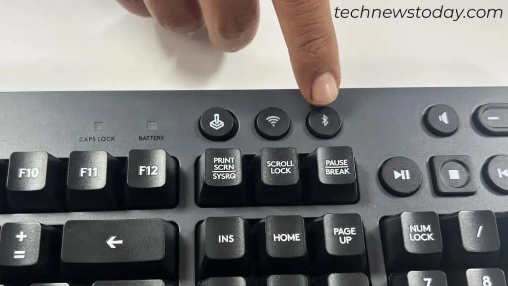 bluetooth-button-in-wireless-keyboard-1024x576