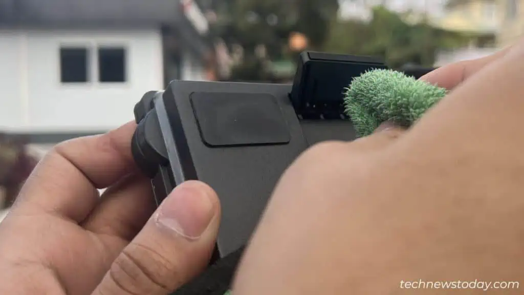 How to Clean Mechanical Keyboard in 7 Steps 17 clean-keyboard-feet-1024x576