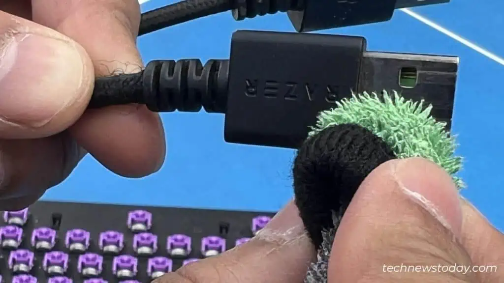 How to Clean Mechanical Keyboard in 7 Steps 21 clean-keyboard-usb-connector-1024x576