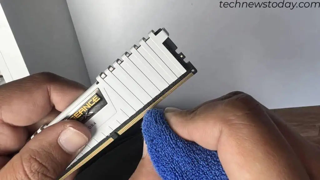 How to Clean RAM? Step-By-Step Guide 5 clean-ram-connectors-1-1024x576