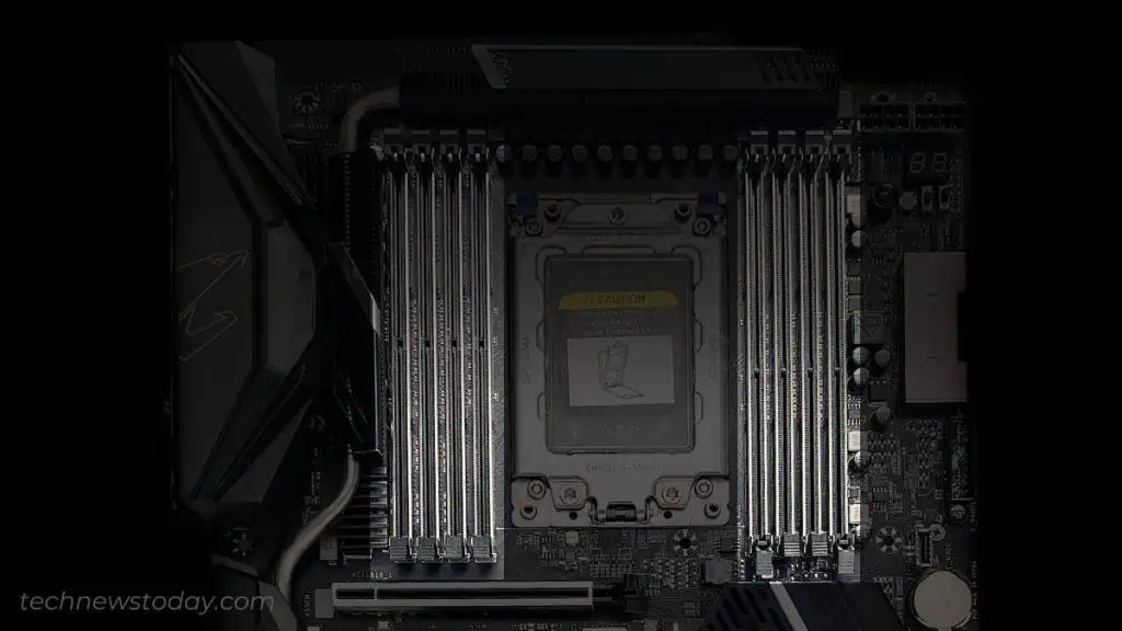 motherbaord-with-eight-ram-slots-for-quad-channel-configuration-1024x576