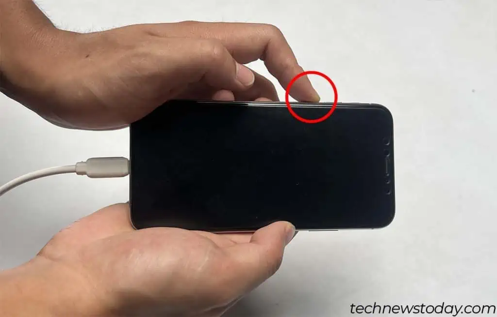 press-volume-down-button-2-1024x655