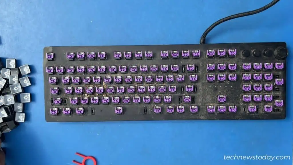 How to Clean Mechanical Keyboard in 7 Steps 3 razer-keyboard-all-keys-removed-1024x576
