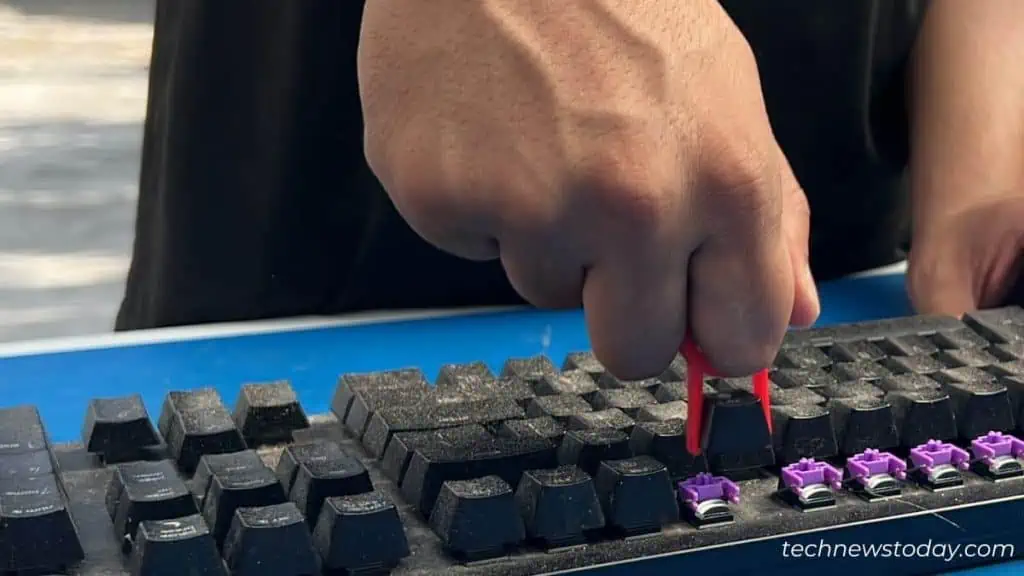 How to Clean Mechanical Keyboard in 7 Steps 2 removing-key-from-razer-keyboard-1024x576