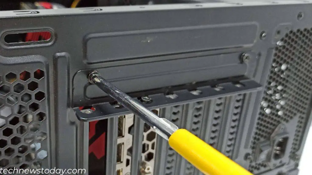 How to Connect GPU to the Motherboard in 6 Steps 17 screw-remaining-bracket-in-bracket-1024x576