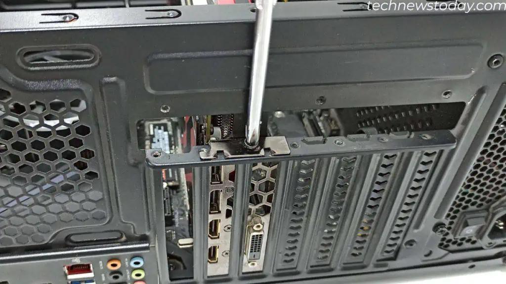 How to Connect GPU to the Motherboard in 6 Steps 16 secure-gpu-using-screw-1024x576