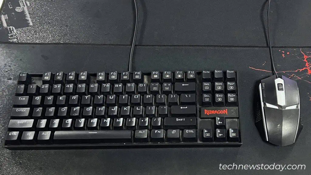 Organizing Keyboard and Mouse Cables (6 Best Ways) 5 use-extended-gaming-mouse-pad-to-hide-cables-1024x576