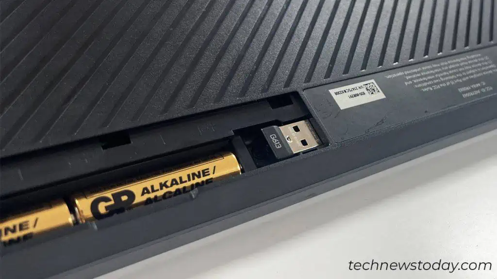 wireless-dongle-in-battery-compartment-1024x576