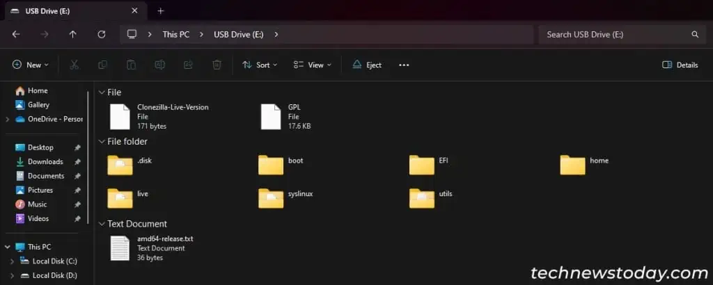 How to Clone a Hard Drive to SSD 4 clonezilla-usb-drive-extracted-contents-1024x410