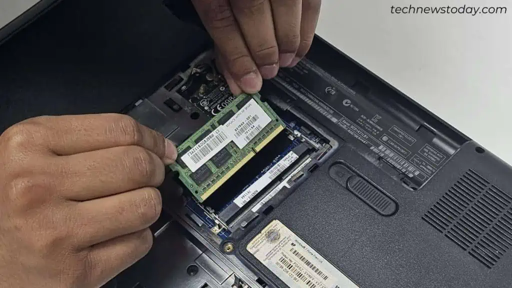 removing-ram-stick-from-hp-laptop-1024x576