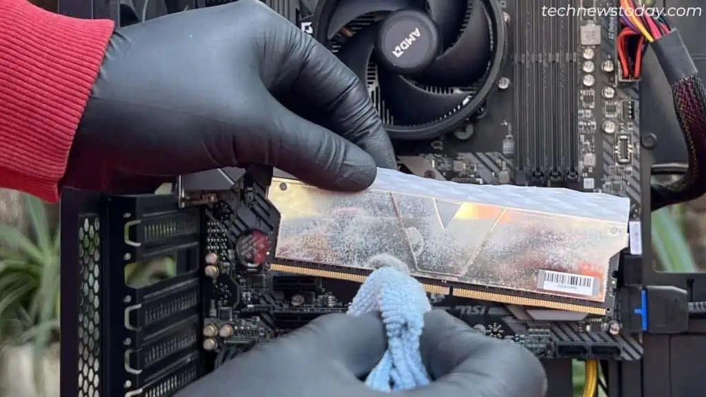 clean-ram-stick-before-reseating-it-1024x576
