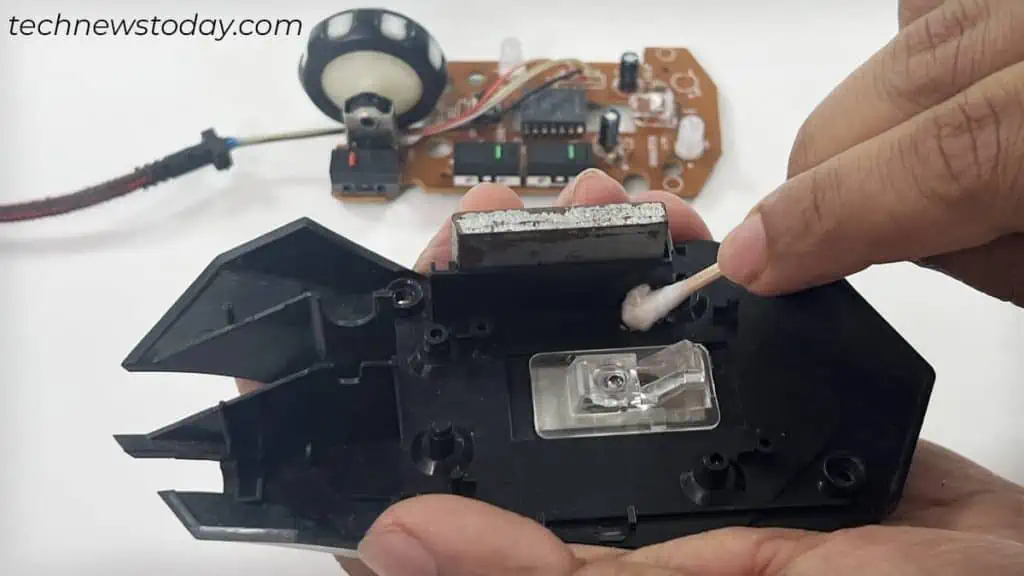 clean-the-mouse-sensor-1024x576