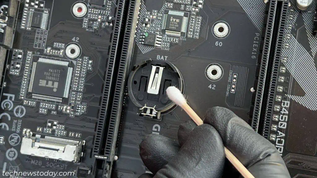 cleaning-cmos-compartment-1024x576