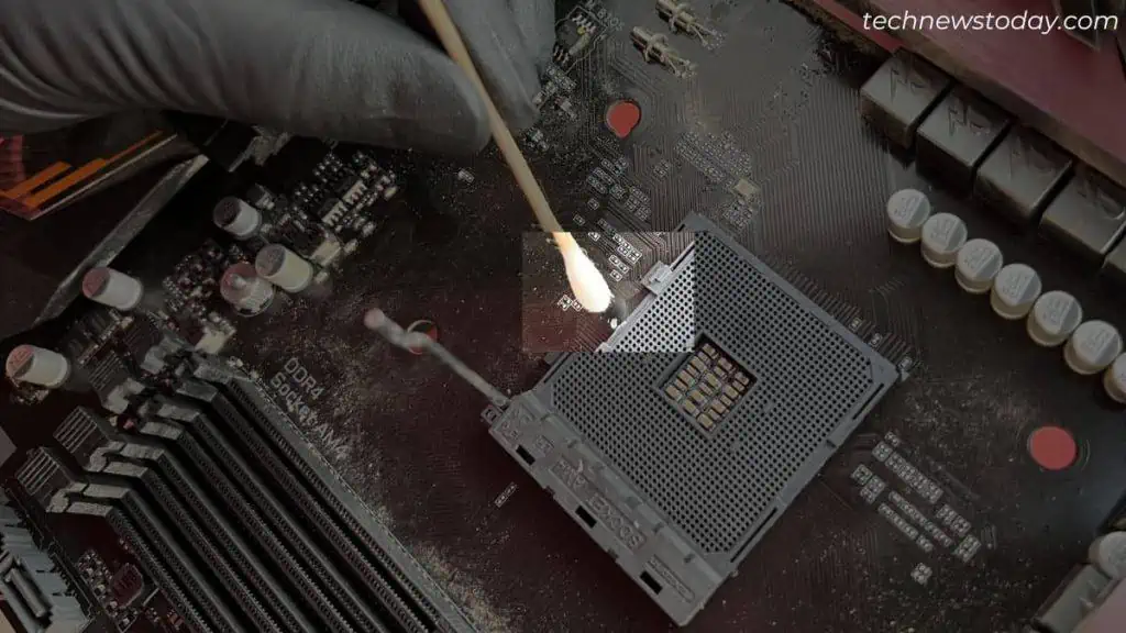 cleaning-thermal-paste-residue-from-motherboard-1024x576