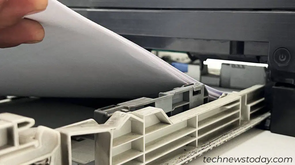 remove-papers-from-input-tray-of-printer-1024x576