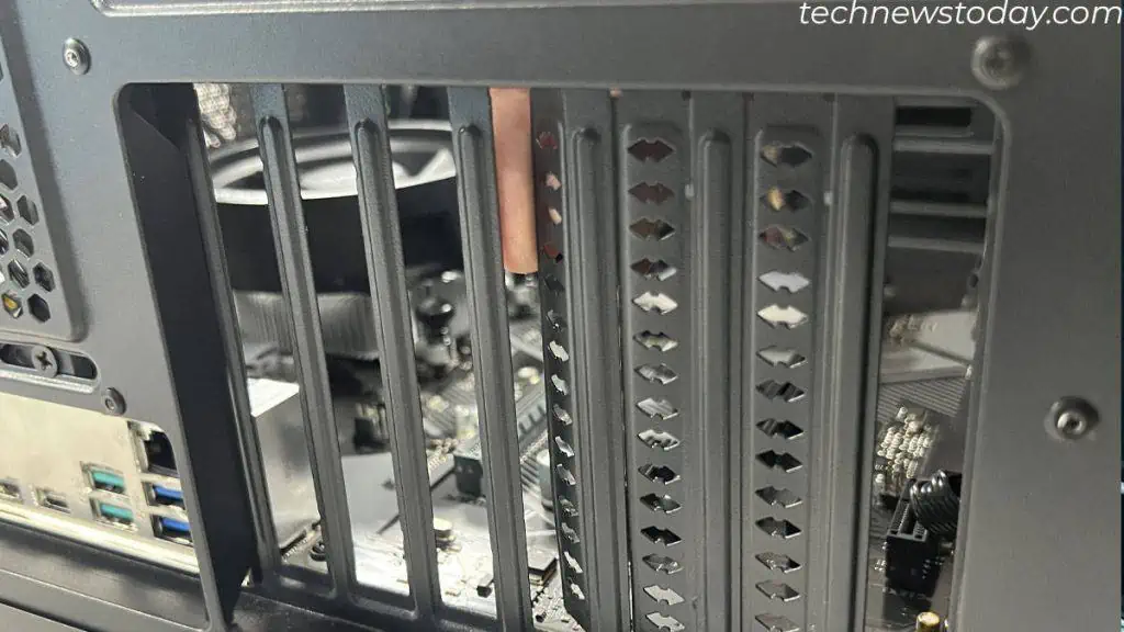 How to Remove PCIe Slot Bracket? 6 remove-pcieslot-bracket-without-screws-1024x576