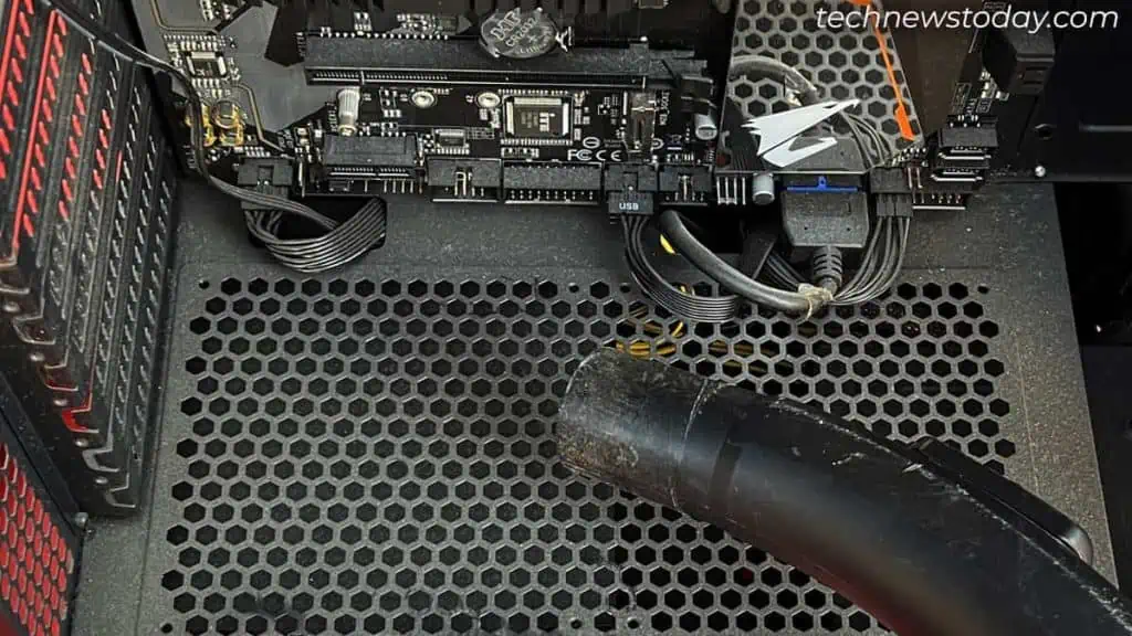 Is It Safe to Use Vacuum Cleaner to Clean a PC 2 use-vacuum-cleaner-to-clean-psu-shroud-1-1024x576