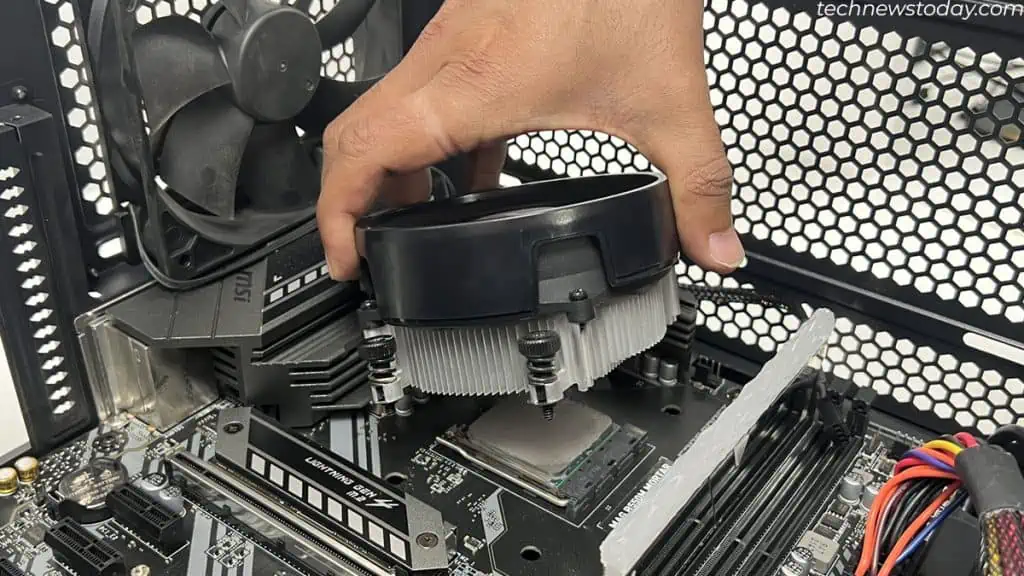 remove-CPU-fan-1024x576