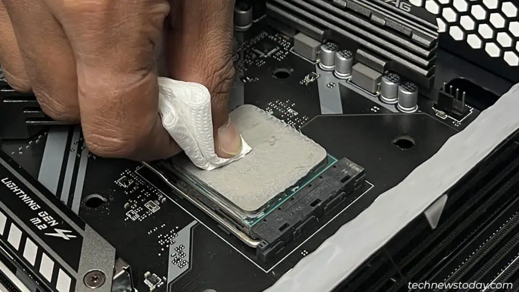 removing-thermal-paste-1024x576