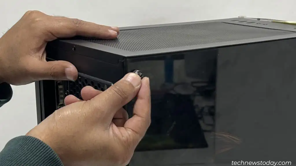 How to Remove CMOS Battery 1 removing-case-screws-1-1024x576