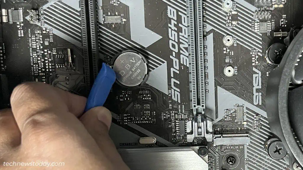 How to Remove CMOS Battery 4 removing-cmos-battery-on-atx-motherboard-1024x576